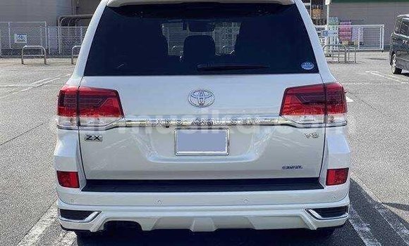 Acheter Import Voiture Toyota Land Cruiser Blanc à Beitbridge, Matabeleland South Acheter Import Voiture Toyota Land Cruiser Blanc à Beitbridge, Matabeleland South