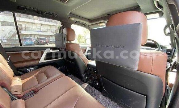 Acheter Import Voiture Toyota Land Cruiser Blanc à Beitbridge, Matabeleland South Acheter Import Voiture Toyota Land Cruiser Blanc à Beitbridge, Matabeleland South