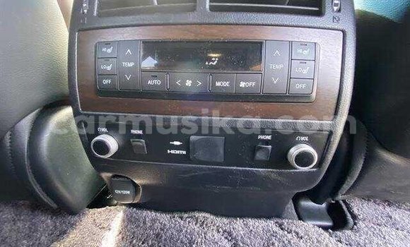 Acheter Import Voiture Toyota Land Cruiser Blanc à Beitbridge, Matabeleland South Acheter Import Voiture Toyota Land Cruiser Blanc à Beitbridge, Matabeleland South