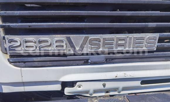 Tenga Tsaru Mercedes‒Benz Tipper Chena Rori in Beitbridge in Matabeleland South Tenga Tsaru Mercedes‒Benz Tipper Chena Rori in Beitbridge in Matabeleland South