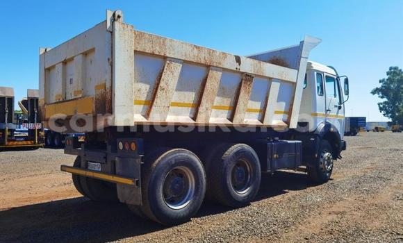 Tenga Tsaru Mercedes‒Benz Tipper Chena Rori in Beitbridge in Matabeleland South Tenga Tsaru Mercedes‒Benz Tipper Chena Rori in Beitbridge in Matabeleland South