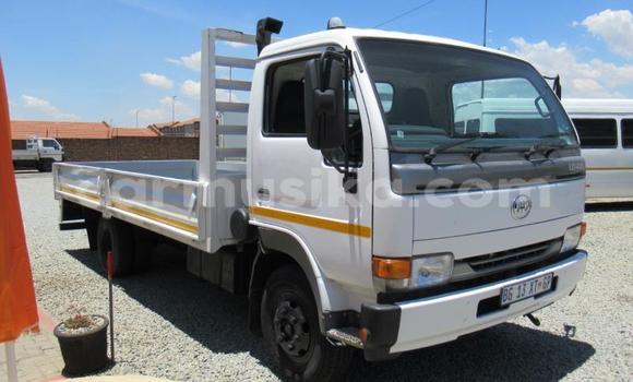 Tenga Tsaru Toyota Dyna Zvimwe Rori in Beitbridge in Matabeleland South Tenga Tsaru Toyota Dyna Zvimwe Rori in Beitbridge in Matabeleland South