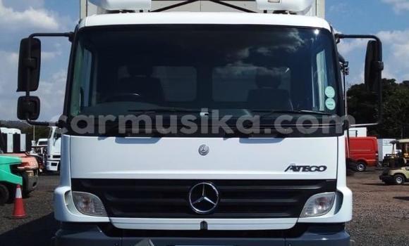 Buy Used Mercedes‒Benz Truck Other Truck in Beitbridge in Matabeleland South Buy Used Mercedes‒Benz Truck Other Truck in Beitbridge in Matabeleland South