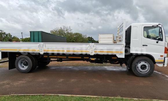 Acheter Occasion Utilitaire Hino 300 Series Autre à Beitbridge, Matabeleland South Acheter Occasion Utilitaire Hino 300 Series Autre à Beitbridge, Matabeleland South