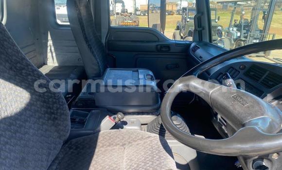 Nunua Ilio tumika Isuzu FTR 850 Nyeupe Lori ndani ya Beitbridge nchini Matabeleland Kusini Nunua Ilio tumika Isuzu FTR 850 Nyeupe Lori ndani ya Beitbridge nchini Matabeleland Kusini