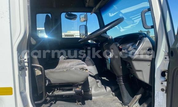 Nunua Ilio tumika Isuzu FTR 850 Nyeupe Lori ndani ya Beitbridge nchini Matabeleland Kusini Nunua Ilio tumika Isuzu FTR 850 Nyeupe Lori ndani ya Beitbridge nchini Matabeleland Kusini