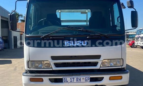 Nunua Ilio tumika Isuzu FTR 850 Nyeupe Lori ndani ya Beitbridge nchini Matabeleland Kusini Nunua Ilio tumika Isuzu FTR 850 Nyeupe Lori ndani ya Beitbridge nchini Matabeleland Kusini