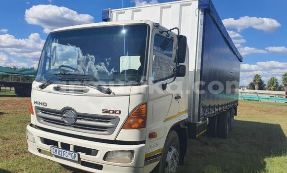 Nunua Ilio tumika Hino 300 Series Nyingine Lori ndani ya Beitbridge nchini Matabeleland Kusini