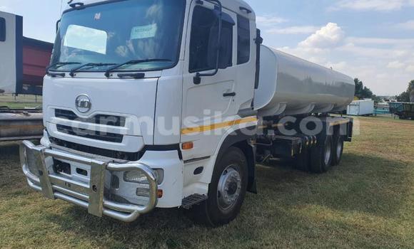 Buy Used Nissan UD White Truck in Beitbridge in Matabeleland South