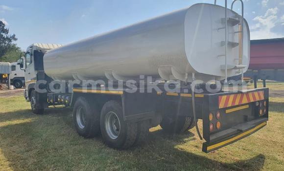 Acheter Occasion Utilitaire Nissan UD Blanc à Beitbridge, Matabeleland South Acheter Occasion Utilitaire Nissan UD Blanc à Beitbridge, Matabeleland South