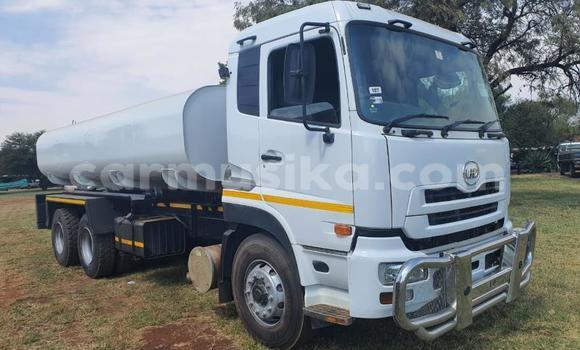 Acheter Occasion Utilitaire Nissan UD Blanc à Beitbridge, Matabeleland South Acheter Occasion Utilitaire Nissan UD Blanc à Beitbridge, Matabeleland South