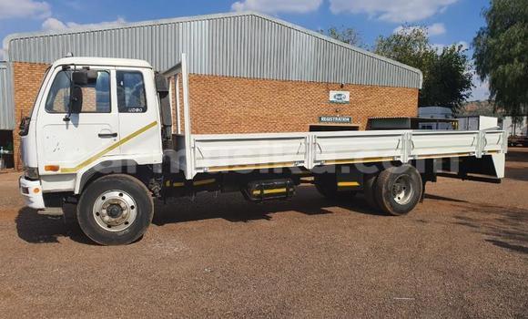 Buy Used Nissan UD White Truck in Beitbridge in Matabeleland South Buy Used Nissan UD White Truck in Beitbridge in Matabeleland South