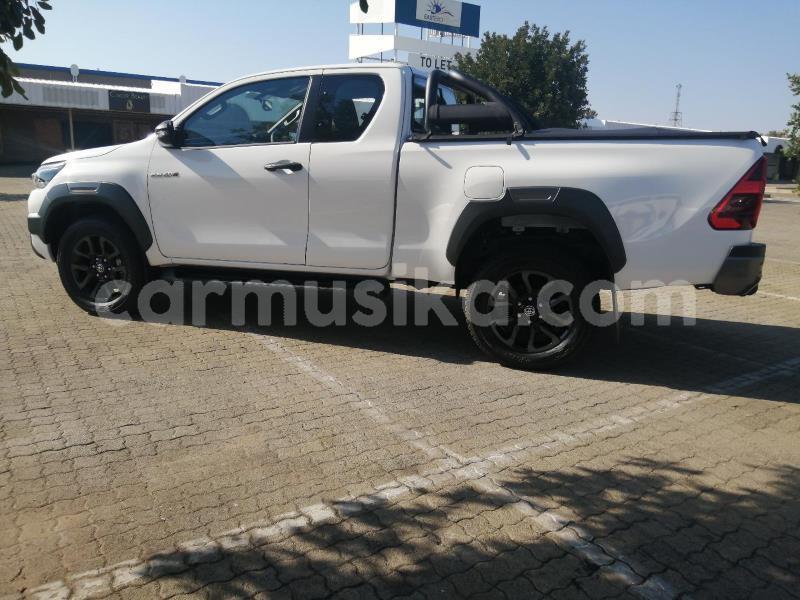 Big with watermark toyota hilux matabeleland south beitbridge 22426