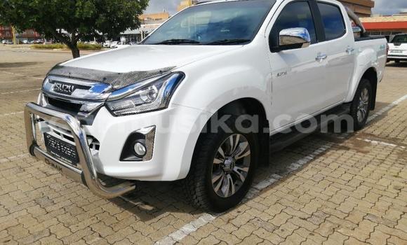 Buy Used Isuzu D–MAX White Car in Beitbridge in Matabeleland South