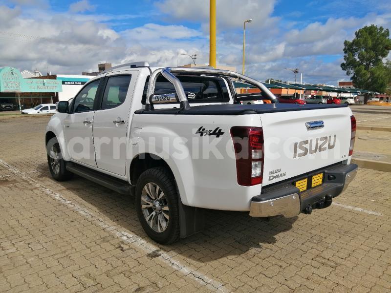 Big with watermark isuzu d max matabeleland south beitbridge 22428