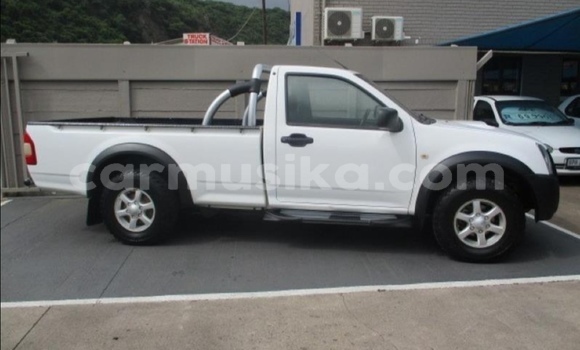 Acheter Occasion Voiture Isuzu KB Blanc à Beitbridge, Matabeleland South Acheter Occasion Voiture Isuzu KB Blanc à Beitbridge, Matabeleland South