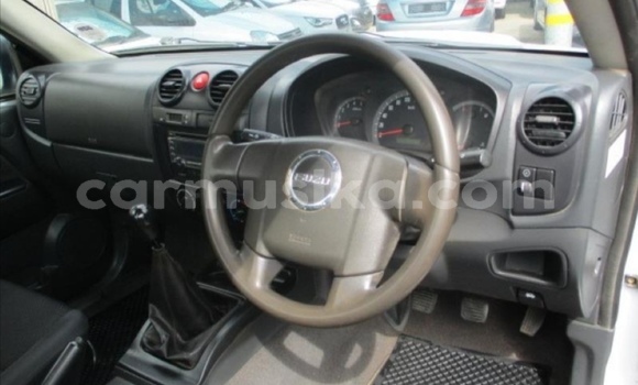 Acheter Occasion Voiture Isuzu KB Blanc à Beitbridge, Matabeleland South Acheter Occasion Voiture Isuzu KB Blanc à Beitbridge, Matabeleland South