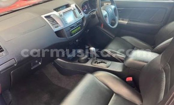 Acheter Occasion Voiture Toyota Hilux Rouge à Beitbridge, Matabeleland South Acheter Occasion Voiture Toyota Hilux Rouge à Beitbridge, Matabeleland South