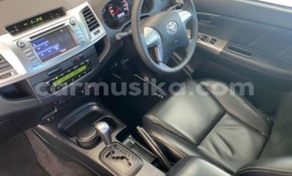 Acheter Occasion Voiture Toyota Hilux Rouge à Beitbridge, Matabeleland South Acheter Occasion Voiture Toyota Hilux Rouge à Beitbridge, Matabeleland South
