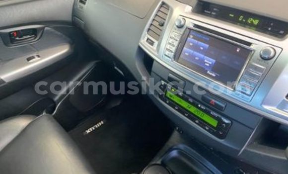 Acheter Occasion Voiture Toyota Hilux Rouge à Beitbridge, Matabeleland South Acheter Occasion Voiture Toyota Hilux Rouge à Beitbridge, Matabeleland South