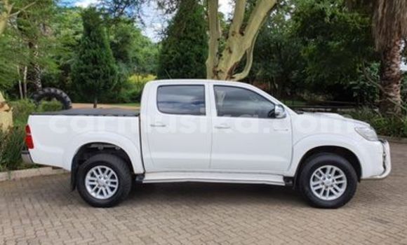 Nunua Ilio tumika Toyota Hilux Nyeupe Gari ndani ya Beitbridge nchini Matabeleland Kusini