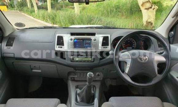 Acheter Occasion Voiture Toyota Hilux Blanc à Beitbridge, Matabeleland South Acheter Occasion Voiture Toyota Hilux Blanc à Beitbridge, Matabeleland South