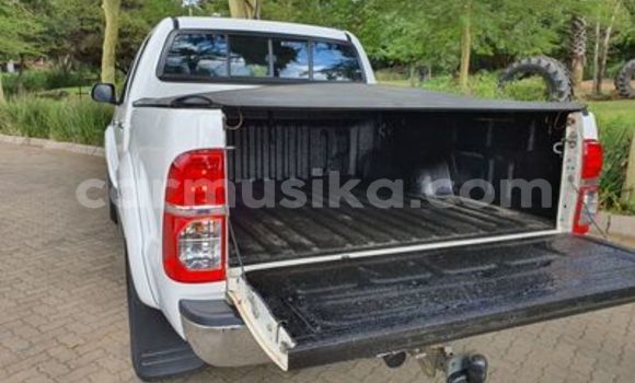 Acheter Occasion Voiture Toyota Hilux Blanc à Beitbridge, Matabeleland South Acheter Occasion Voiture Toyota Hilux Blanc à Beitbridge, Matabeleland South