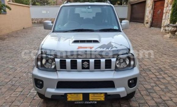 Nunua Ilio tumika Suzuki Jimny Fedha Gari ndani ya Beitbridge nchini Matabeleland Kusini Nunua Ilio tumika Suzuki Jimny Fedha Gari ndani ya Beitbridge nchini Matabeleland Kusini