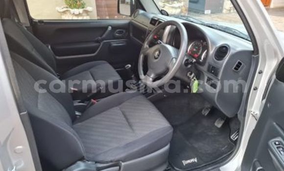 Tenga Tsaru Suzuki Jimny Sirivha Mota in Beitbridge in Matabeleland South Tenga Tsaru Suzuki Jimny Sirivha Mota in Beitbridge in Matabeleland South