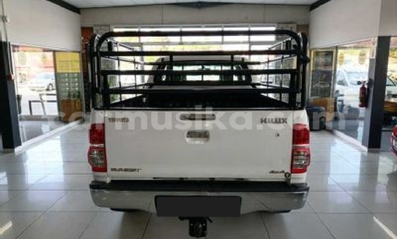 Acheter Occasion Voiture Toyota Hilux Blanc à Beitbridge, Matabeleland South Acheter Occasion Voiture Toyota Hilux Blanc à Beitbridge, Matabeleland South