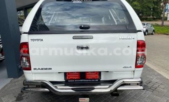 Acheter Occasion Voiture Toyota Hilux Blanc à Beitbridge, Matabeleland South Acheter Occasion Voiture Toyota Hilux Blanc à Beitbridge, Matabeleland South