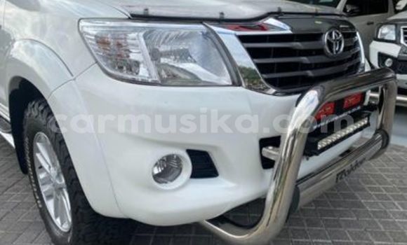 Acheter Occasion Voiture Toyota Hilux Blanc à Beitbridge, Matabeleland South Acheter Occasion Voiture Toyota Hilux Blanc à Beitbridge, Matabeleland South