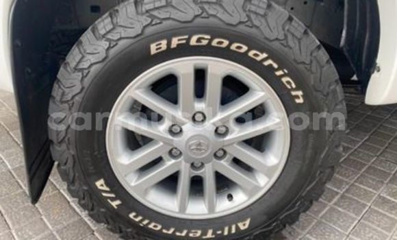 Acheter Occasion Voiture Toyota Hilux Blanc à Beitbridge, Matabeleland South Acheter Occasion Voiture Toyota Hilux Blanc à Beitbridge, Matabeleland South