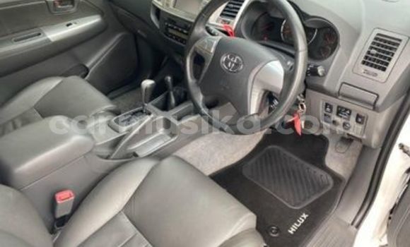 Acheter Occasion Voiture Toyota Hilux Blanc à Beitbridge, Matabeleland South Acheter Occasion Voiture Toyota Hilux Blanc à Beitbridge, Matabeleland South