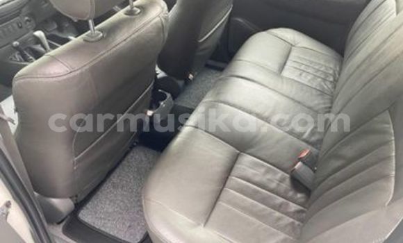 Acheter Occasion Voiture Toyota Hilux Blanc à Beitbridge, Matabeleland South Acheter Occasion Voiture Toyota Hilux Blanc à Beitbridge, Matabeleland South