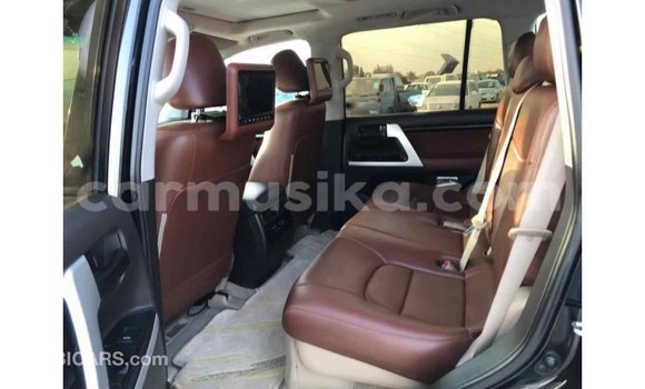 Tenga Imported Toyota Land Cruiser Nhema Mota in Import - Dubai in Harare Tenga Imported Toyota Land Cruiser Nhema Mota in Import - Dubai in Harare