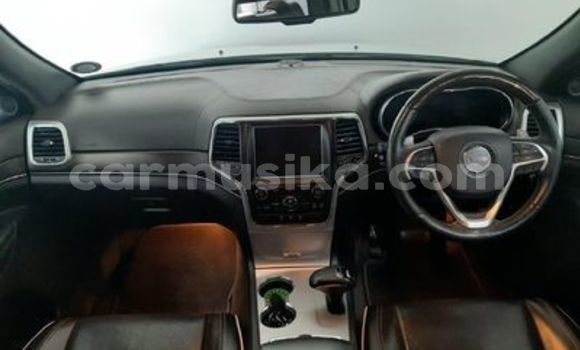 Acheter Occasion Voiture Jeep Grand Cherokee Blanc à Beitbridge, Matabeleland South Acheter Occasion Voiture Jeep Grand Cherokee Blanc à Beitbridge, Matabeleland South
