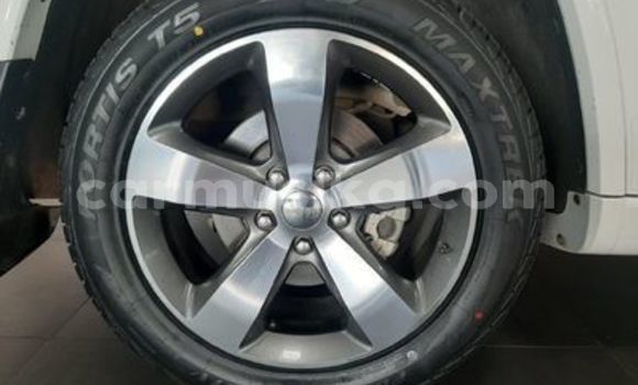 Acheter Occasion Voiture Jeep Grand Cherokee Blanc à Beitbridge, Matabeleland South Acheter Occasion Voiture Jeep Grand Cherokee Blanc à Beitbridge, Matabeleland South