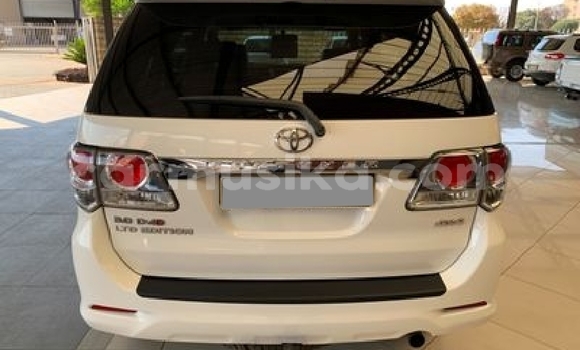 Tenga Tsaru Toyota Fortuner Zvimwe Mota in Beitbridge in Matabeleland South Tenga Tsaru Toyota Fortuner Zvimwe Mota in Beitbridge in Matabeleland South
