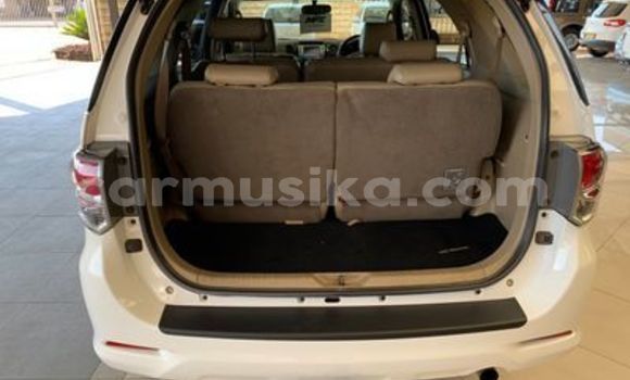 Tenga Tsaru Toyota Fortuner Zvimwe Mota in Beitbridge in Matabeleland South Tenga Tsaru Toyota Fortuner Zvimwe Mota in Beitbridge in Matabeleland South