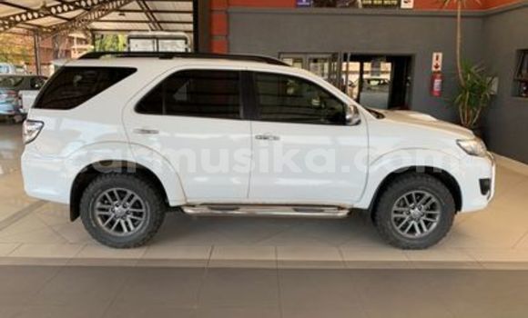Tenga Tsaru Toyota Fortuner Zvimwe Mota in Beitbridge in Matabeleland South Tenga Tsaru Toyota Fortuner Zvimwe Mota in Beitbridge in Matabeleland South