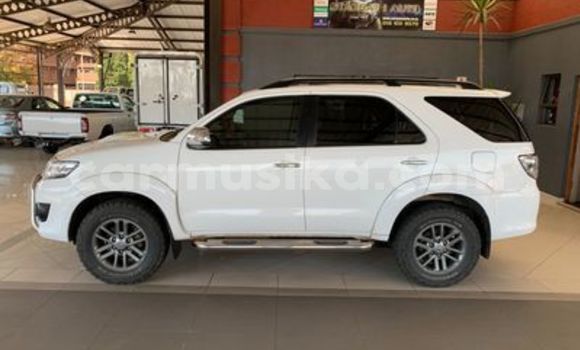 Tenga Tsaru Toyota Fortuner Zvimwe Mota in Beitbridge in Matabeleland South Tenga Tsaru Toyota Fortuner Zvimwe Mota in Beitbridge in Matabeleland South