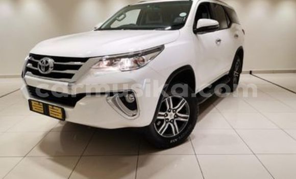 Buy Used Toyota Fortuner White Car in Beitbridge in Matabeleland South Buy Used Toyota Fortuner White Car in Beitbridge in Matabeleland South