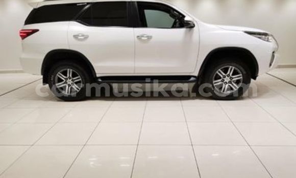 Buy Used Toyota Fortuner White Car in Beitbridge in Matabeleland South Buy Used Toyota Fortuner White Car in Beitbridge in Matabeleland South