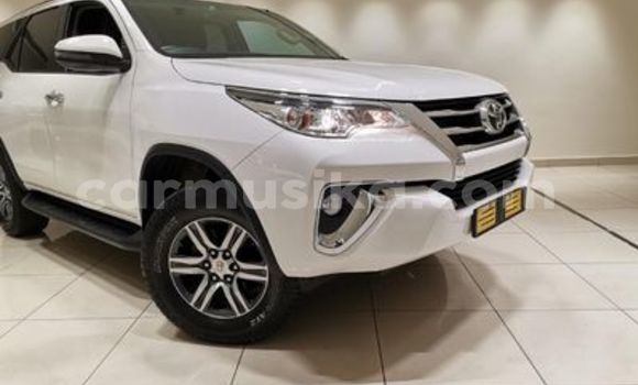 Buy Used Toyota Fortuner White Car in Beitbridge in Matabeleland South Buy Used Toyota Fortuner White Car in Beitbridge in Matabeleland South