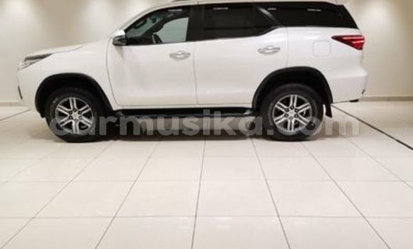 Buy Used Toyota Fortuner White Car in Beitbridge in Matabeleland South Buy Used Toyota Fortuner White Car in Beitbridge in Matabeleland South
