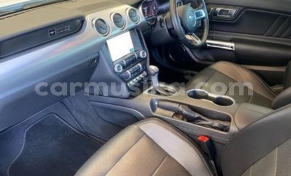 Acheter Occasion Voiture FORD MUSTANG Blanc à Beitbridge, Matabeleland South Acheter Occasion Voiture FORD MUSTANG Blanc à Beitbridge, Matabeleland South