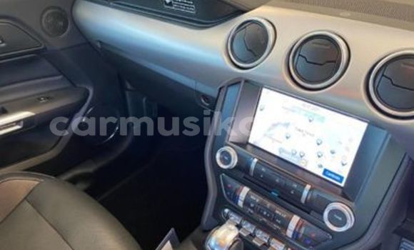 Acheter Occasion Voiture FORD MUSTANG Blanc à Beitbridge, Matabeleland South Acheter Occasion Voiture FORD MUSTANG Blanc à Beitbridge, Matabeleland South