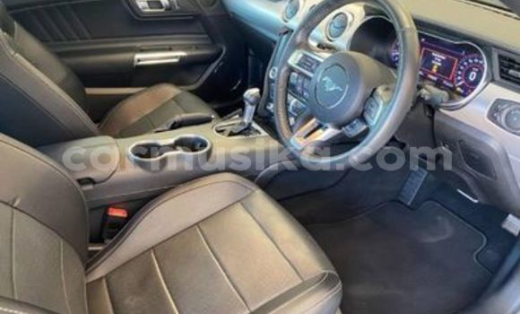 Acheter Occasion Voiture FORD MUSTANG Blanc à Beitbridge, Matabeleland South Acheter Occasion Voiture FORD MUSTANG Blanc à Beitbridge, Matabeleland South