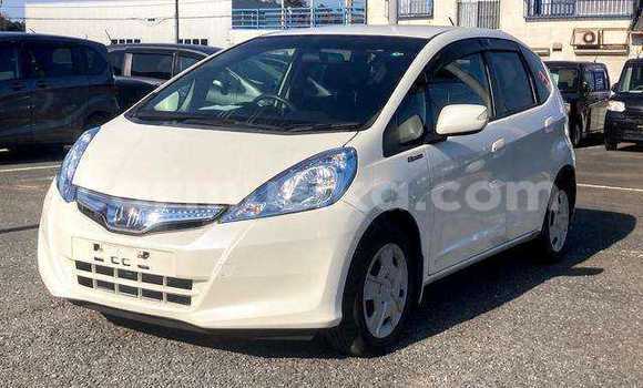 Nunua Ilio tumika Honda Fit Nyeupe Gari ndani ya Beitbridge nchini Matabeleland Kusini